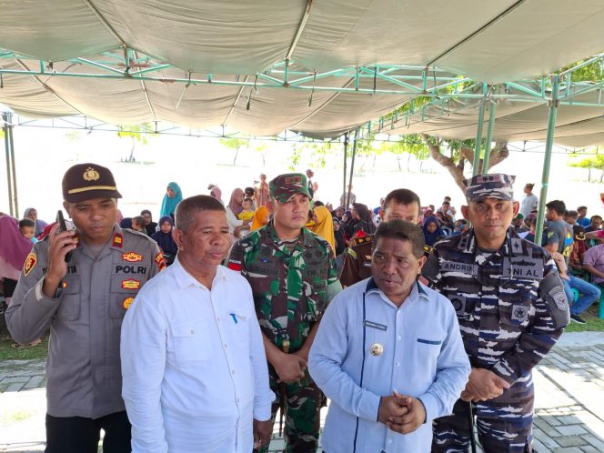 Pj Bupati Rote Ndao Bersama Danlanal Pulau Rote Sosialisasi Lintas Batas dan Stunting di Desa Papela