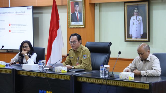 
					Foto: Sekretaris BSKDN Noudy R.P. Tendean saat memimpin Rapat Pengumpulan Data dan Informasi terkait Pembangunan Lingkungan Hidup, Ketahanan Bencana dan Perubahan Iklim dalam Mendukung Program Prioritas Nasional, dok. Kemendagri