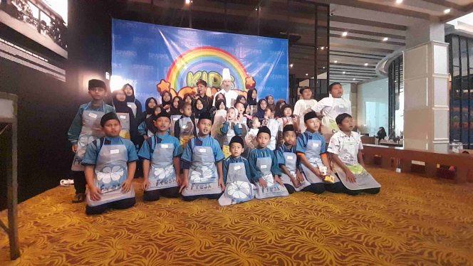 
					Meriahkan Hari Anak Nasional 2024, Sparks Life Hotel Ajarkan Anak Anak Menghias Kue
