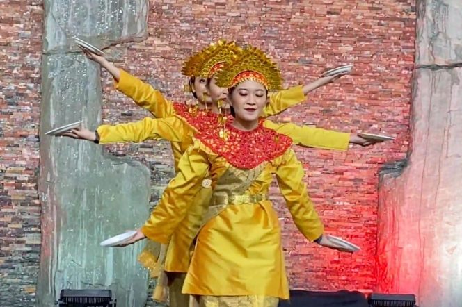 
					Foto: penampila tari Piring dari Sumtra Barat di ASEAN Reception-On The Sidelines Of The 65th Series Of Meetings Of The Assemblies Of The Member States Of WIPO di Jenewa, Swiss, dok. kemenparekraf