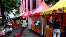Bazar UMKM yang di gelar di halaman REDTOP Hotel and Convention Center pada Kamis 8 Agustus 2024 ( foto : INAnews)