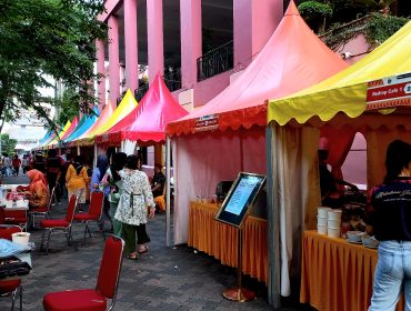 Bazar UMKM yang di gelar di halaman REDTOP Hotel and Convention Center pada Kamis 8 Agustus 2024 ( foto : INAnews)