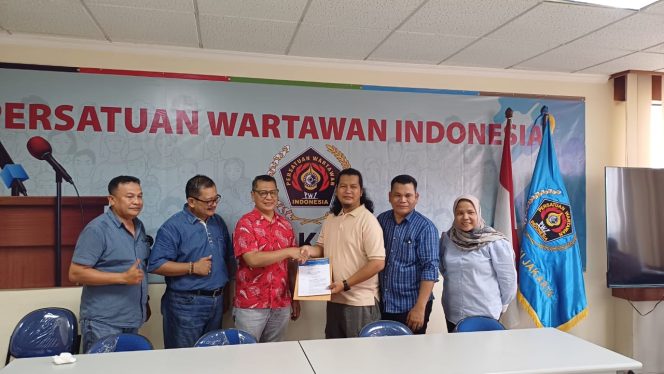 
					POKJA PWI Walikota Jakarta Timur Resmi Terima SK Dari PWI Jaya