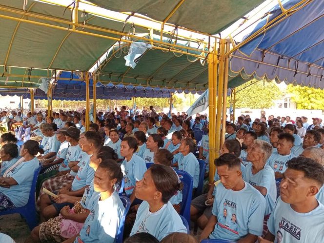 
					Pasangan calon Bupati dan Wakil Bupati Rote Ndao , Paulus Henuk dan Apremoi Dudelusy (Ita - Esa) Dethan saat melakukan kampanye terbatas pada 4 - 6 Oktober 2024 di Kabupaten Rote Ndao  ( foto: INAnews)