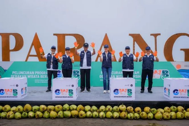 
					Gerakan Wisata Bersih Diluncurkan Menpar