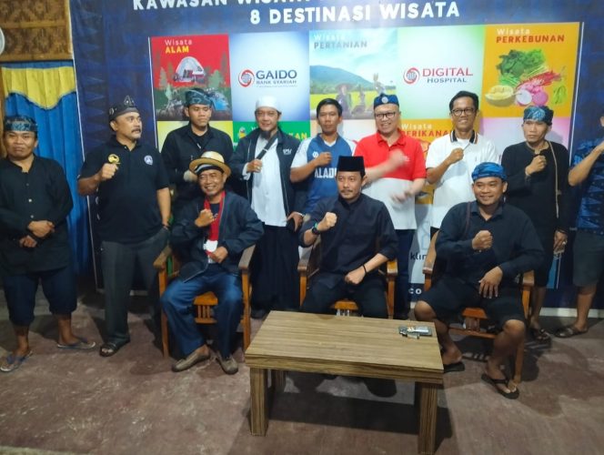 
					Ketua Umum FKN Temui Tokoh Baduy di Kaki Gunung Karang