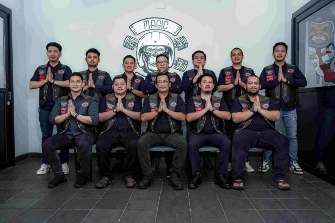 
					Kibarkan Bendera MBI di Udara Lewat Aksi Terjun Paralayang, Tandai Anniversary MBI ke 7.