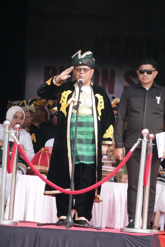 
					Bupati Muhammad Adios Saat Memimpin Upacara Peringatan HUT ke-11 Kabupaten Buton Selatan