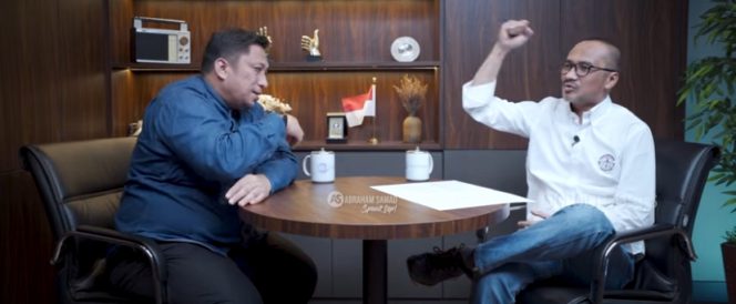 
					Foto: Feri Amsar di podcast Abraham Samad/tangkapan layar