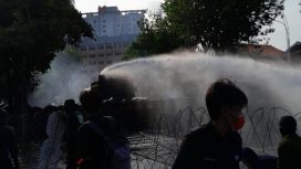 Foto: massa aksi di Surabaya, dok. akun X @barengwarga