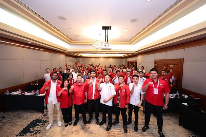 
					Momentum Hari Jadi, Bakornas Fokusmaker Umumkan Struktur Kepengurusan Periode 2025-2030