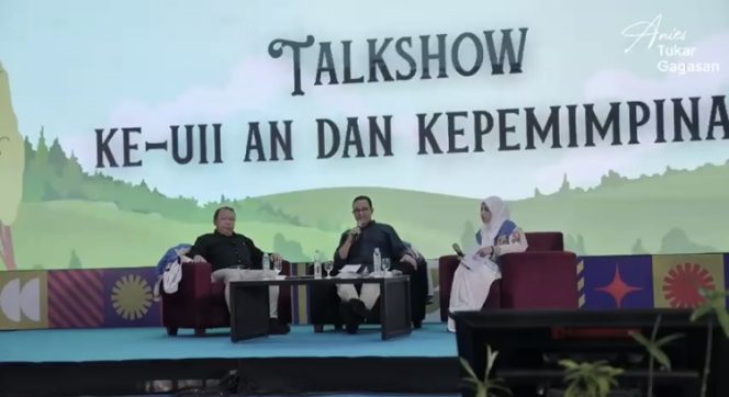 
					Foto: Anies (tengah)/tangkapan layar