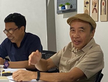 Bambang Harimurti dalam Program INAnews (kanan), bersama Pemimpin Redaksi INANEWS,  Muhamad Helmi Romdhoni di Jakarta, Rabu (12/11/2025) - ( foto : INAnews)