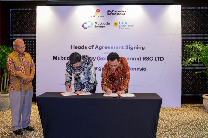 
					Penandatanganan HOA ini disaksikan oleh Kepala SKK Migas, Djoko Siswanto ( foto : dok ) 