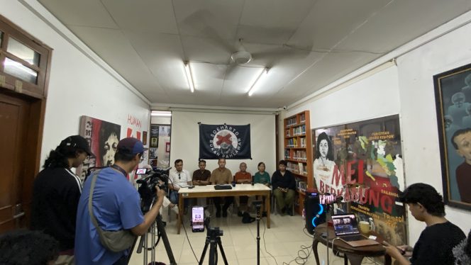 
					Foto: konferensi pers di KontraS, Jakarta, Senin (3/11/2025)