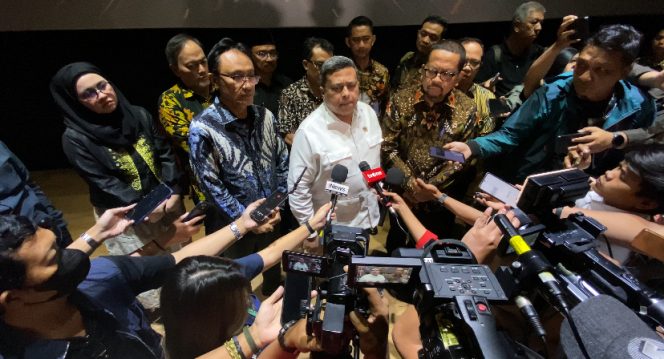 
					Foto: Haikal Hassan dan Muhammad Qodari ditemani para jajaran, Jumat (21/11/2025), di Jakarta