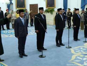Foto: pelantikan pejabat baru di Istana Negara/tangkapan layar