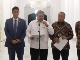 Foto: Airlangga Hartarto (tengah)/tangkapan layar