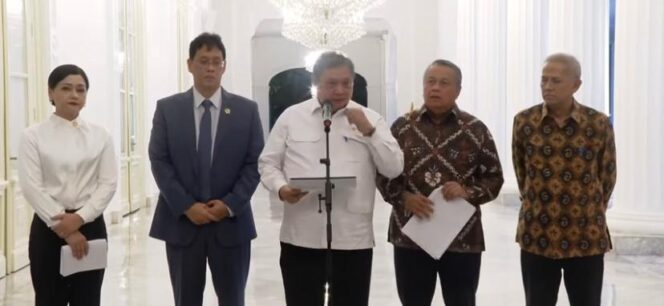 
					Foto: Airlangga Hartarto (tengah)/tangkapan layar
