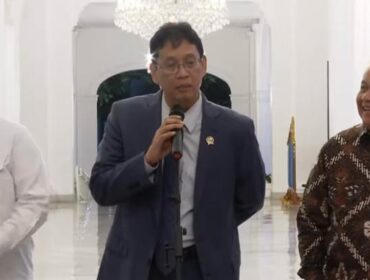 Foto: Purbaya Yudhi Sadewa (tengah)/tangkapan layar