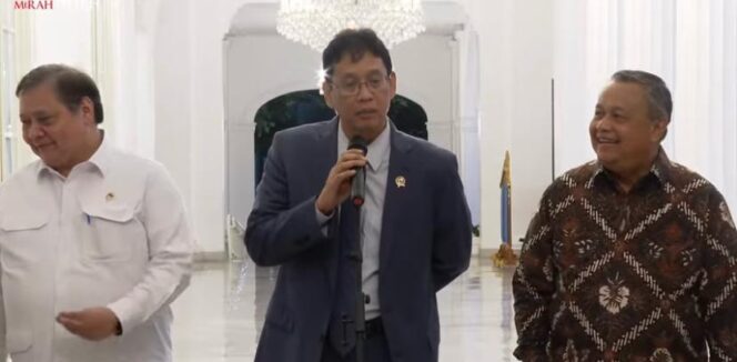 
					Foto: Purbaya Yudhi Sadewa (tengah)/tangkapan layar