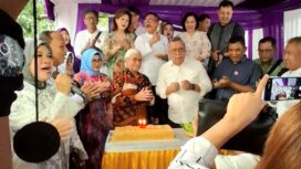 Walikota Tangerang Selatan,  Benyamin Davnie saat menghadiri perayaan HUT 15 Laskar Anggrek di kawasan Giri Loka BSD, Tangerang Selatan, pada Sabtu (2/5/2026) ( foto ; INANEWS)