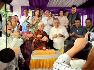 Walikota Tangerang Selatan,  Benyamin Davnie saat menghadiri perayaan HUT 15 Laskar Anggrek di kawasan Giri Loka BSD, Tangerang Selatan, pada Sabtu (2/5/2026) ( foto ; INANEWS)