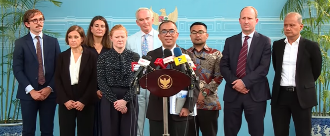 
					Foto: Brian Yuliarto dengan Imperial College London/tangkapan layar